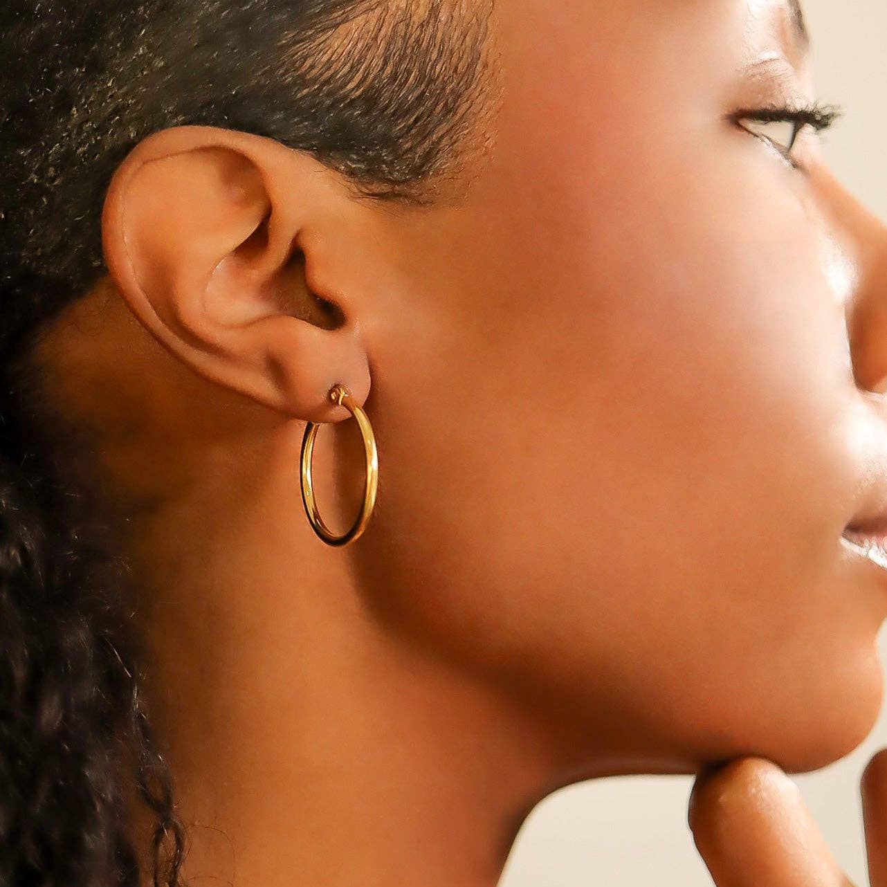 18K Gold PVD Stainless Steel Round Tube Hoop Earrings: Gold / 25mm