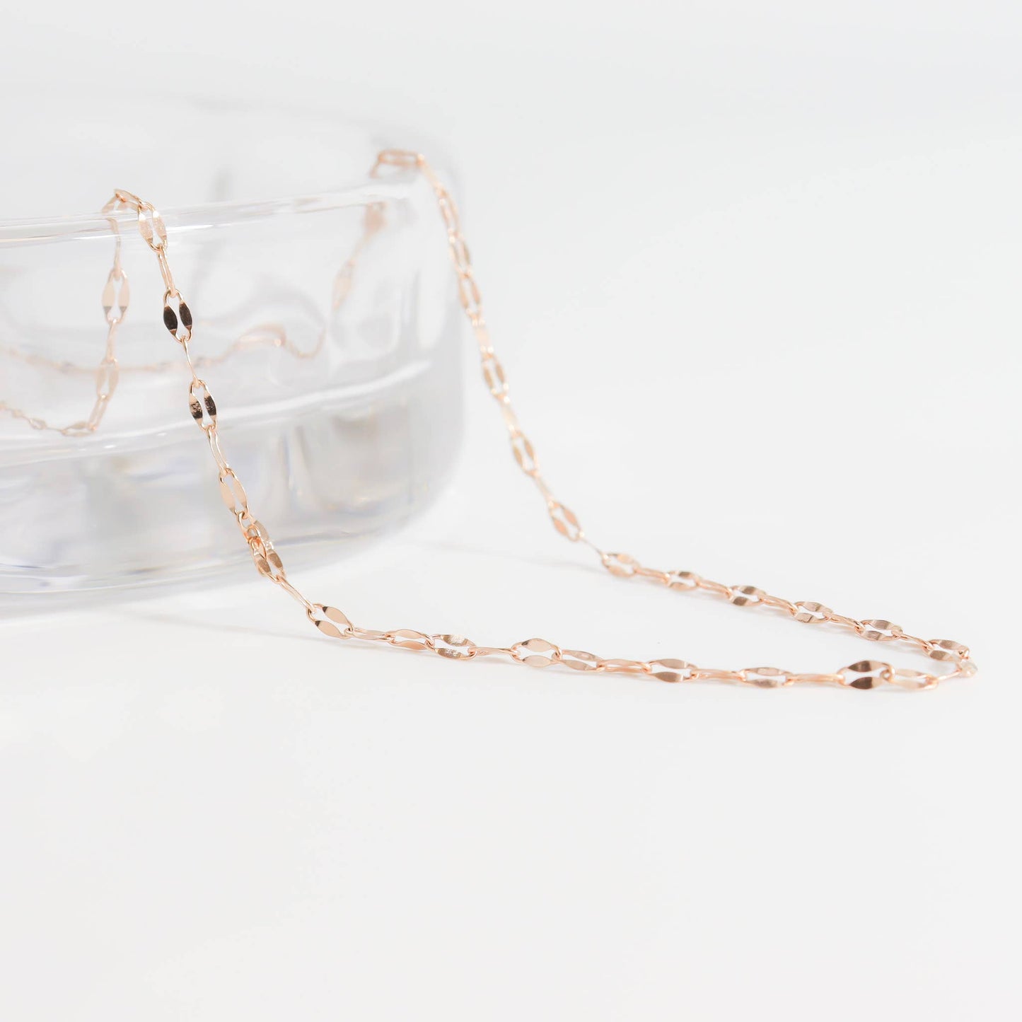 Stainless Steel Lip Chain Necklace: Gold / 18"