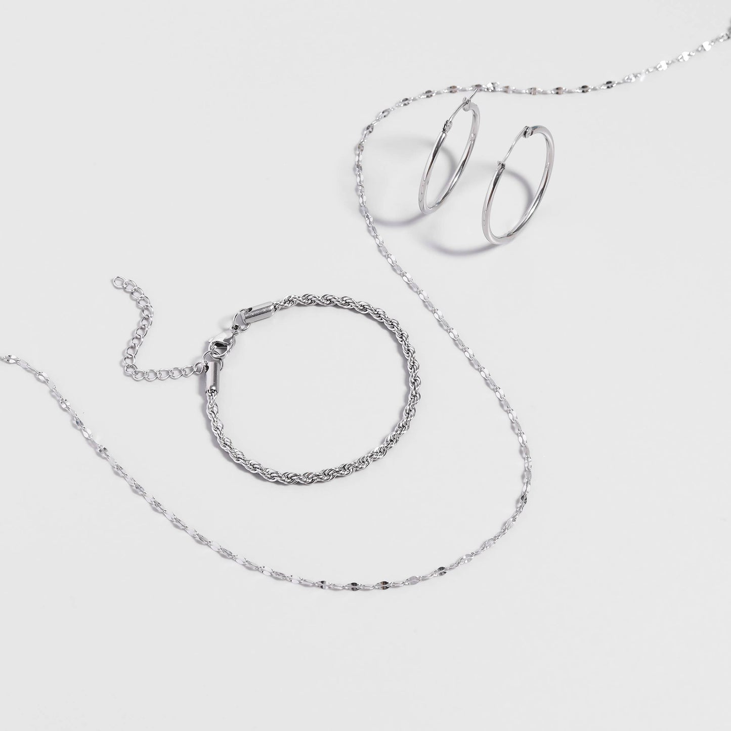 Stainless Steel Lip Chain Necklace: Gold / 18"