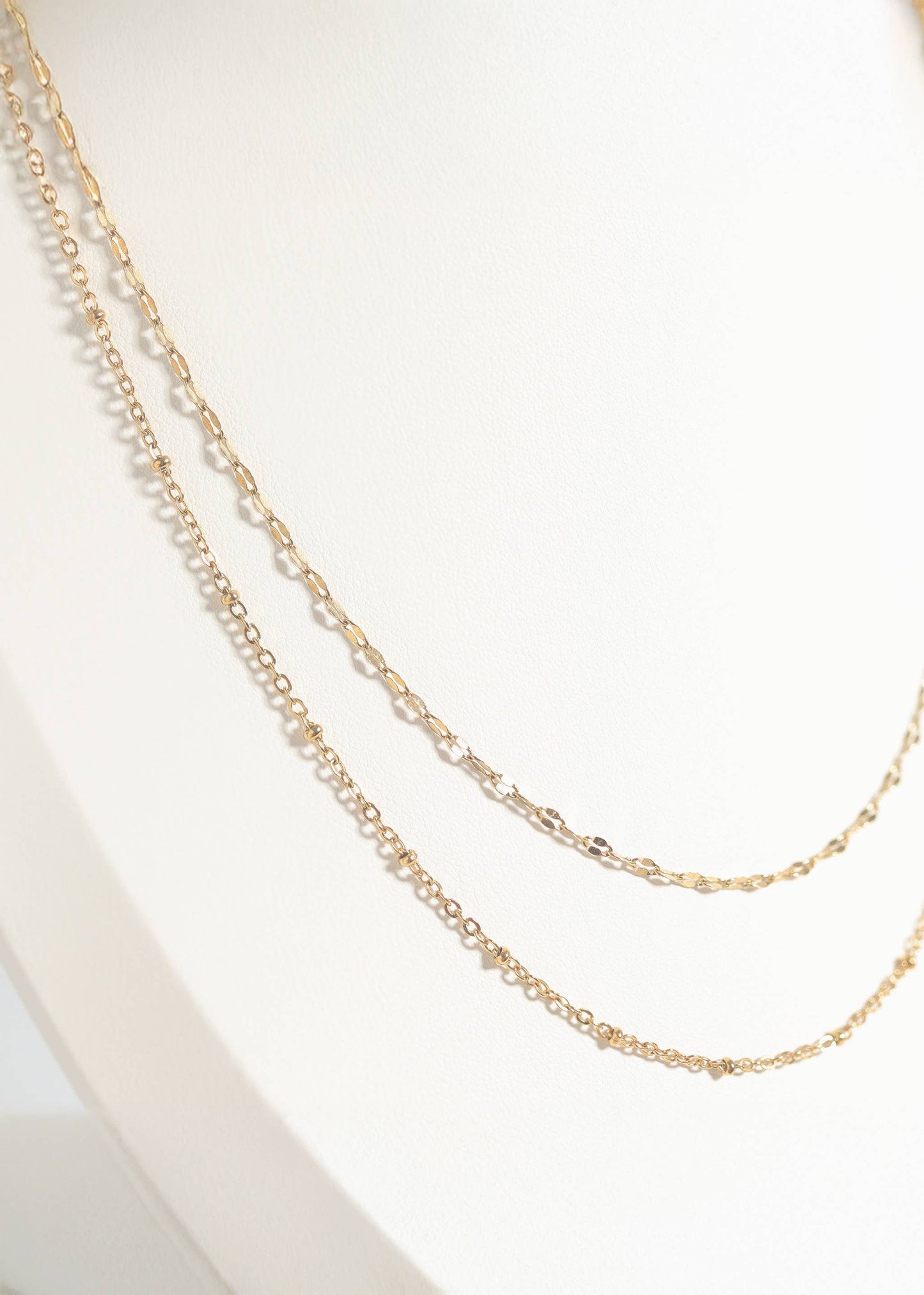 Stainless Steel Lip Chain Necklace: Gold / 18"