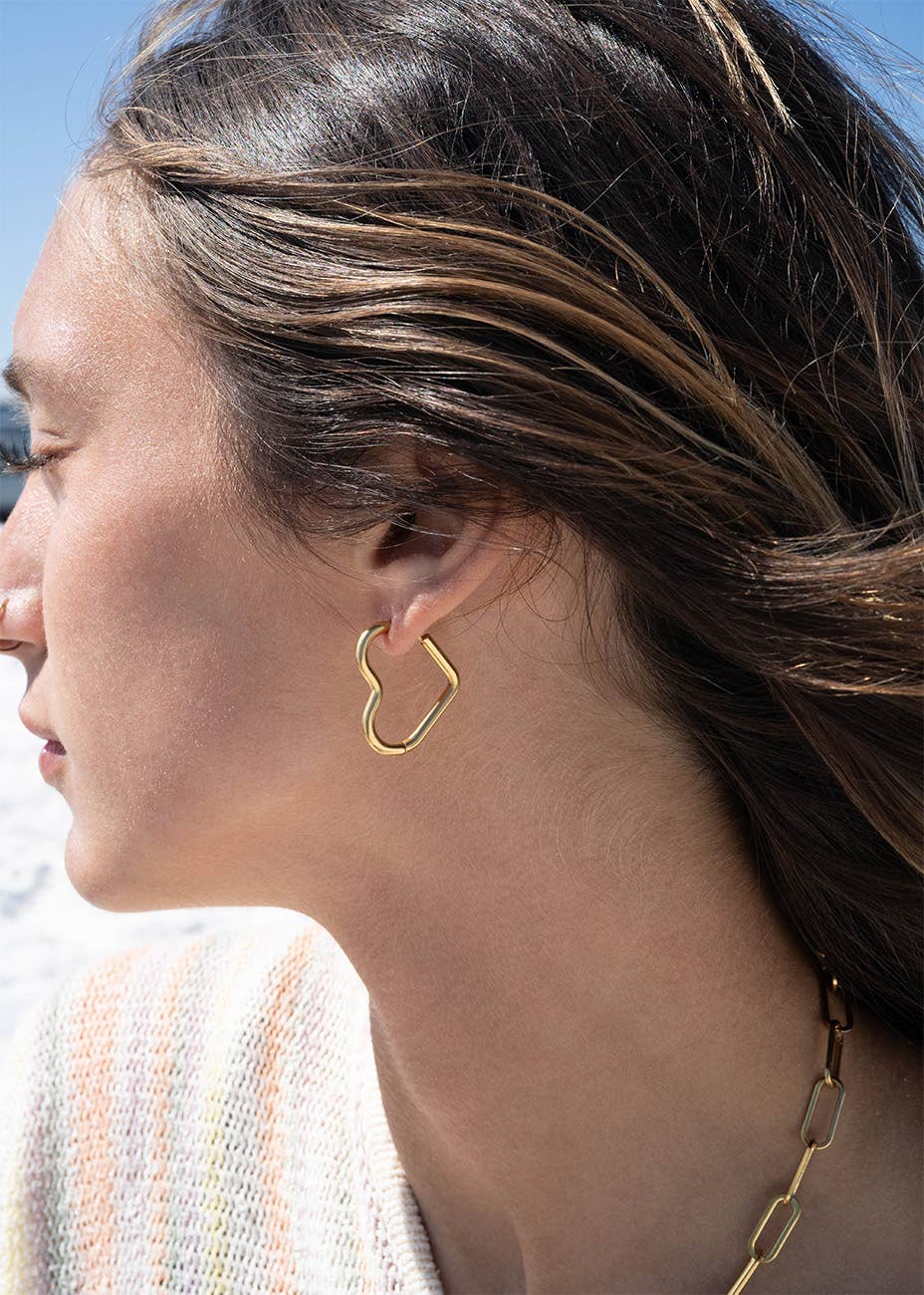 18K Gold PVD Stainless Steel Heart Hoop Earrings / ERJ0007: Gold