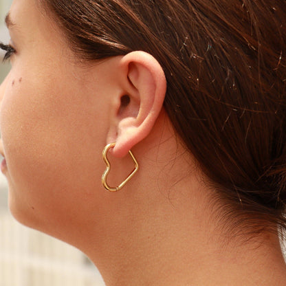 18K Gold PVD Stainless Steel Heart Hoop Earrings / ERJ0007: Gold