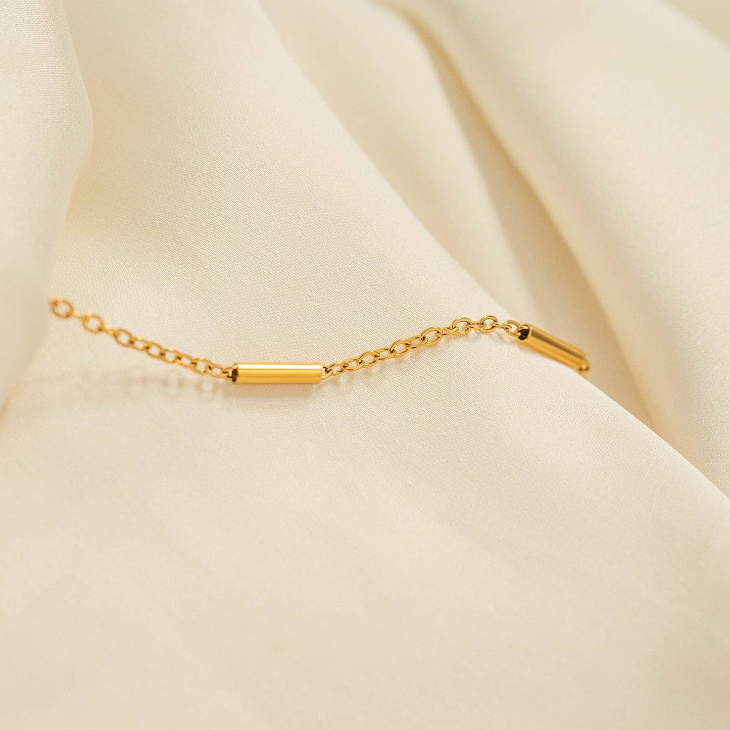 18K Gold PVD Stainless Steel Satellite Bar Chain Bracelet: Gold